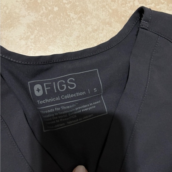 Charcoal Zamora Joggers and Catarina Top - Picture 3 of 3